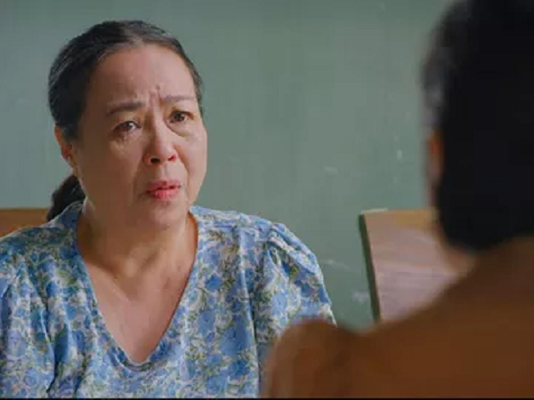 Thương ngày nắng về tập 10: Khán giả khóc nghẹn vì hành động cao thượng của bà Nga, Trang sốc khi đứng trước mộ của chính mình