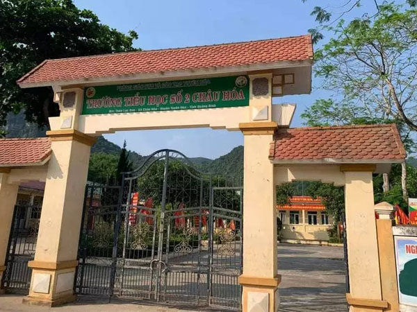 Hiệu trưởng ở Quảng Bình phủ nhận thông tin mang sổ đỏ của nhà trường đi cầm cố để vay tiền