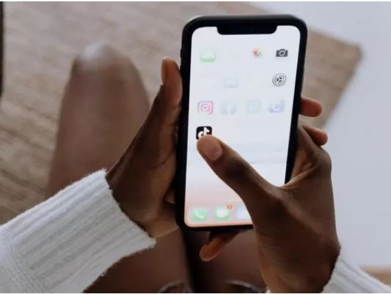 TikTok tiếp tục vượt mặt Facebook, Instagram