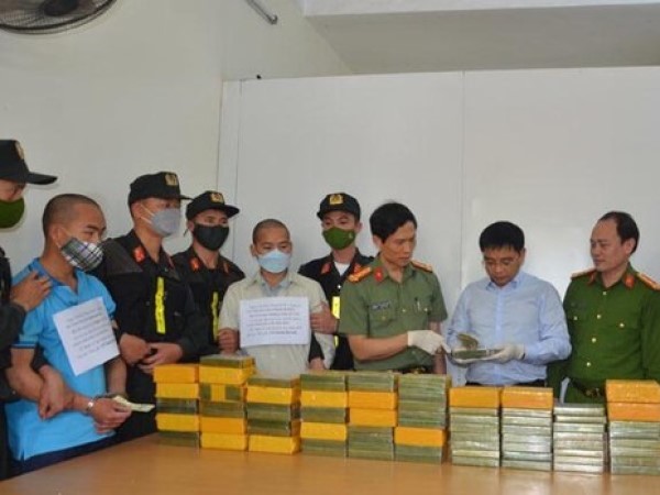 Bắt vụ mua bán nửa triệu viên ma túy tổng hợp và 72 bánh heroin