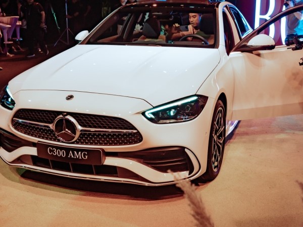 Mercedes-Benz C-Class thế hệ mới ra mắt, giá từ 1,699 tỷ đồng