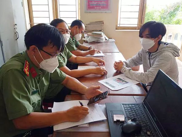 Công an làm việc với thanh niên rao bán rạp hát trên Facebook giá 55 tỷ