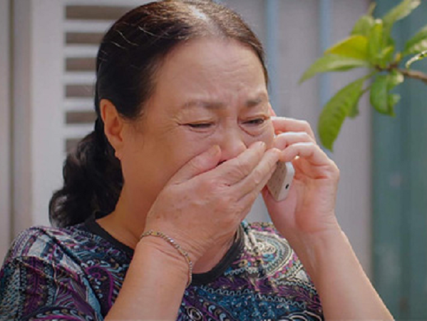 Thương ngày nắng về 2 tập 12: Khánh bị mẹ chồng, chị chồng hùa vào ức hiếp, bà Nga xót xa an ủi con gái khiến khán giả khóc hết nước mắt