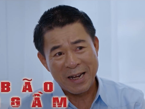 Bão Ngầm tập 49: Hạ Lam bị ông trùm nghi ngờ, Hải Triều cùng đồng đội xây dựng vỏ bọc cho người yêu