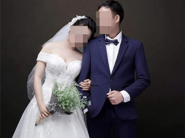 Kết hôn 4 năm mới phát hiện sự thật đám cưới năm xưa là do một tay vợ dàn dựng: 'Tưởng vợ là con gà ai ngờ mình chỉ là hạt thóc!'