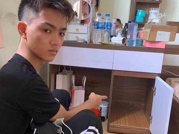 Ngủ chơi nhà các bạn gái, ‘tiện tay’ 2 lần nẫng hơn 100 triệu đồng