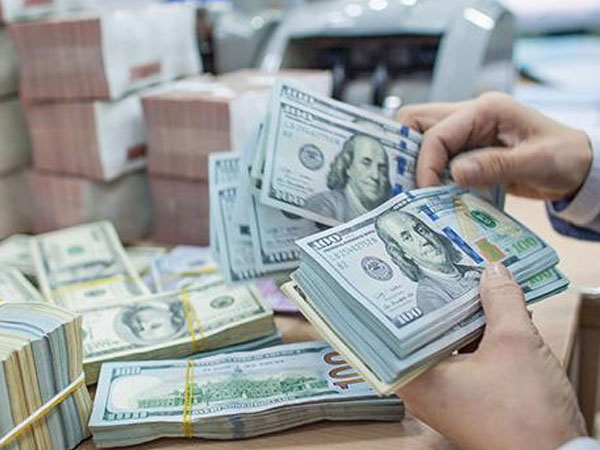 USD tăng giá lên vùng đỉnh lịch sử, Việt Nam có bước điều chỉnh nhanh