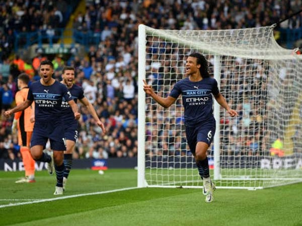 Man City thắng nhàn, đòi lại ngôi đầu từ tay Liverpool