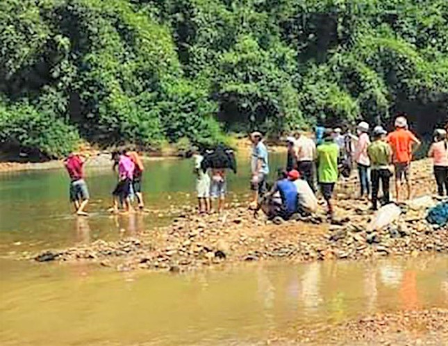 Tìm được thi thể 4 học sinh ra sông Đồng Nai tắm bị đuối nước