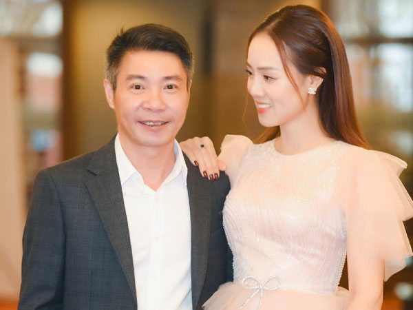Vợ NSND Công Lý tiết lộ số tiền trong tài khoản ngân hàng, con số là bao nhiêu khiến dân tình ngỡ ngàng?