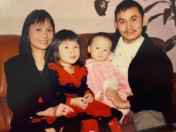 Xuân Hinh chia sẻ bức ảnh hiếm của gia đình gây sốt mạng xã hội