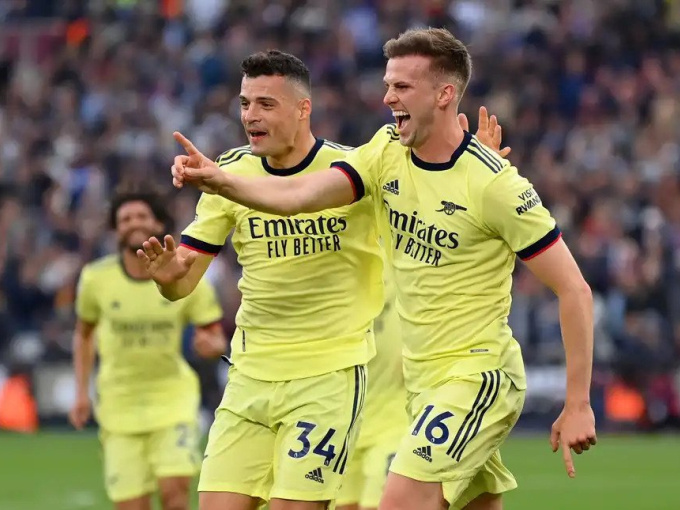 Thắng sát nút West Ham, Arsenal đòi lại vị trí thứ 4 từ tay Tottenham
