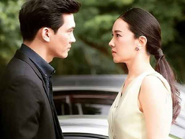 Chồng nợ chị gái 50 triệu từ thời chưa vợ, nay chị ấy bị bệnh nằm một chỗ vẫn nhất định không chịu trả làm tôi vô cùng bức xúc