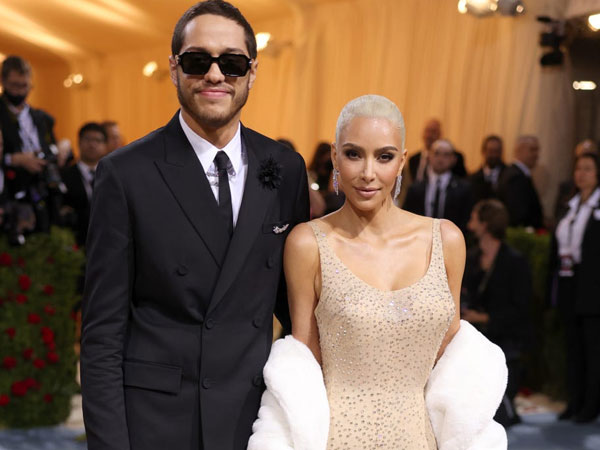 Kim Kardashian diện thiết kế đắt đỏ bậc nhất thế giới dự Met Gala 2022