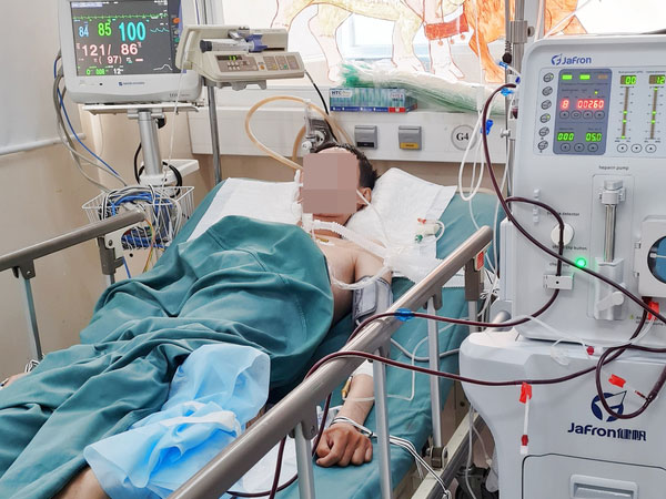 Học giỏi, có 2 bằng đại học nhưng ra trường không xin được việc làm, nam thanh niên uống đến 80 viên thuốc ngủ để tự tử vì... thấy mình bất lực