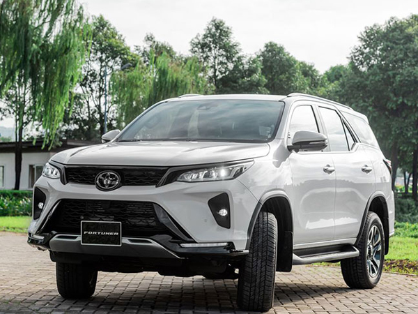Chi tiết Toyota Fortuner 2022 tại Việt Nam, tăng giá 20 triệu đồng