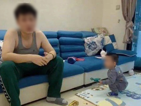 Đi làm 7 năm lương vẫn 15 triệu, vợ bảo chồng nghỉ ở nhà trông con, mỗi tháng cho 25 triệu có thưởng nhưng lại bị dân mạng can ngăn vì lý do ai cũng biết này