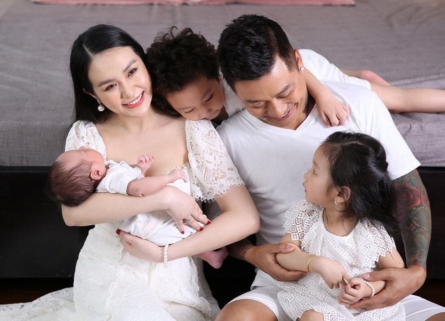 Tuấn Hưng trải lòng hậu giải nghệ: 'Tôi chấp nhận lùi lại trên con đường sự nghiệp để ghi dấu ấn cho gia đình yêu thương'