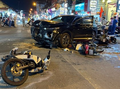 Vụ ôtô tông hàng loạt xe máy ở Thủ Đức: Vẫn còn nồng độ cồn trong máu dù sau gần 1 ngày mới ra trình diện