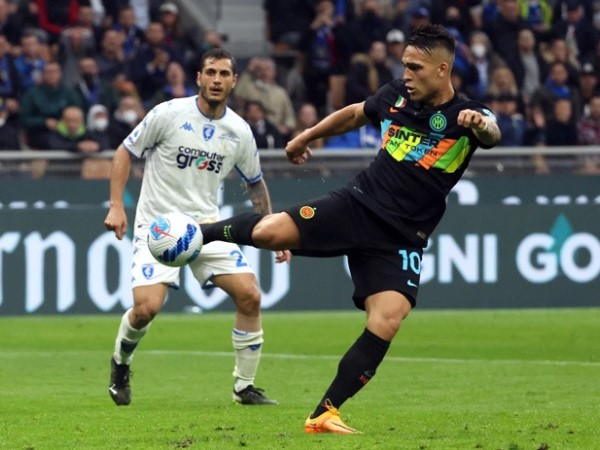 Ngược dòng ngoạn mục, Inter chiếm ngôi đầu Serie A