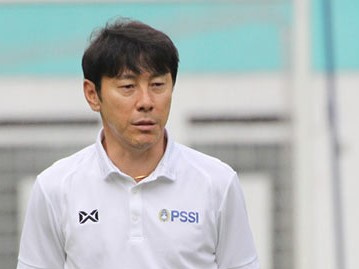 Thua đau U23 Việt Nam, HLV Shin Tae-yong bị LĐBĐ Indonesia 'nắn gân'