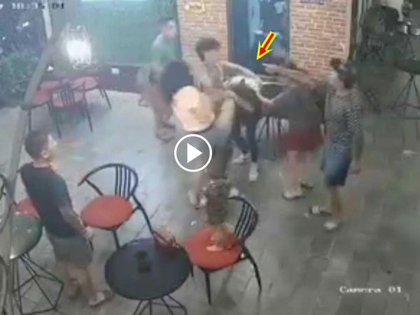 Cả gia đình lao vào đánh đấm túi bụi nữ nhân viên quán cà phê, khi biết lý do ai nấy đều hết sức bất bình