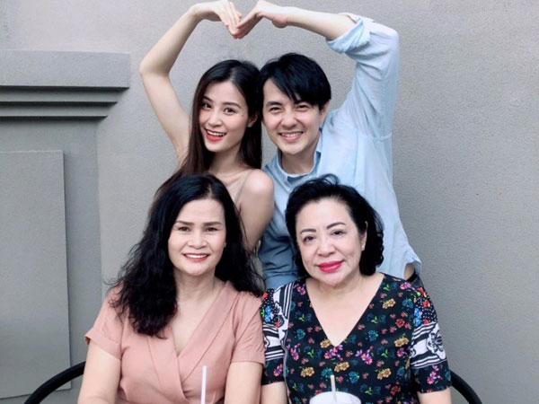 Đông Nhi bị netizen bắt lỗi sau khi gửi lời chúc mừng Ngày của Mẹ, nữ ca sĩ phải vội chỉnh ngay
