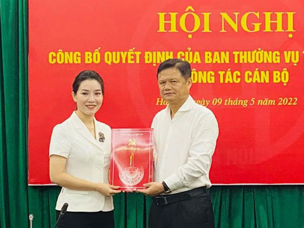 3 cán bộ vừa được Hà Nội điều động về quận, huyện là ai?