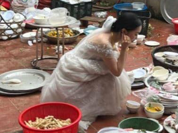 Vợ Hà Đức Chinh lên tiếng trước thông tin 'vừa về nhà chồng, chưa kịp thay đồ cưới đã phải rửa bát'