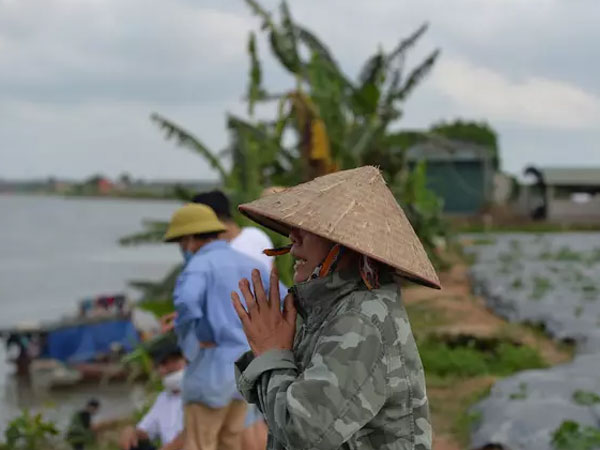 Nữ giáo viên đưa 2 con đi chơi rồi mất tích: Hé lộ loạt tin nhắn tiêu cực gửi người thân, đồng nghiệp