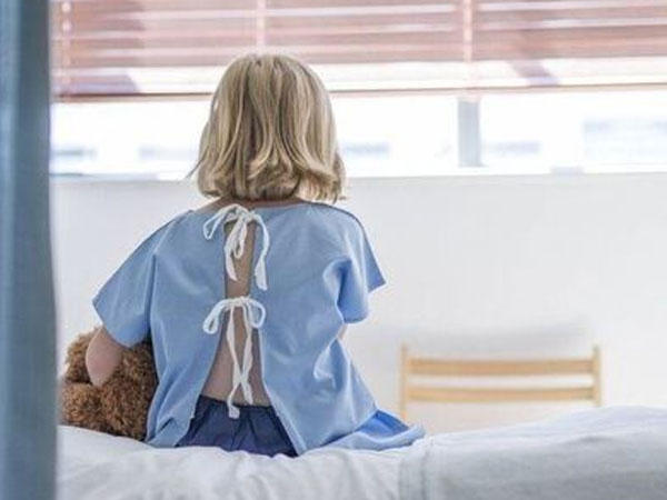 Sợ viêm gan bí ẩn, cha mẹ tự ý xét nghiệm men gan cho con, bác sĩ cảnh báo hệ lụy nguy hiểm