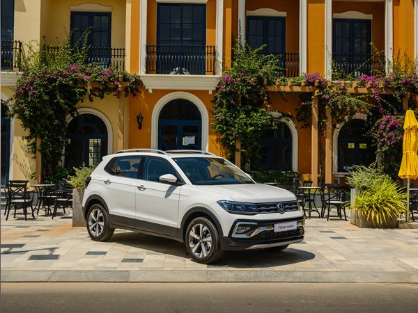 Volkswagen T-Cross cập bến thị trường Việt Nam: 2 phiên bản giá cao nhất lên tới 1,3 tỷ đồng
