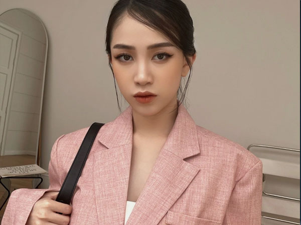 Bị hỏi bao giờ sinh con thứ 3, con gái đại gia Minh Nhựa 'bất lực': 'Chăm con không phải chuyện dễ đâu'