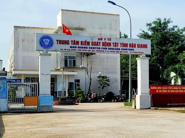 Bắt Giám đốc CDC Hậu Giang và 2 trưởng phòng vì sai phạm vụ Việt Á