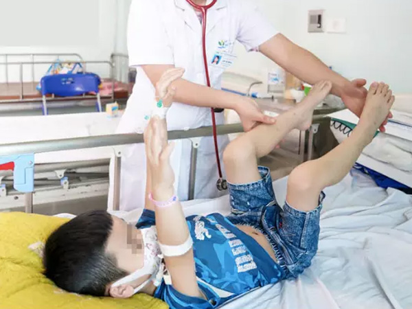 Mắc căn bệnh hầu như chỉ xảy ra với bé trai, bệnh nhi 4 tuổi xuất huyết não 3 lần