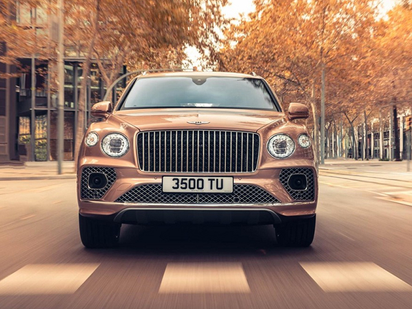 Bentley Bentayga EWB siêu sang trục cơ sở dài, rộng hơn mọi đối thủ