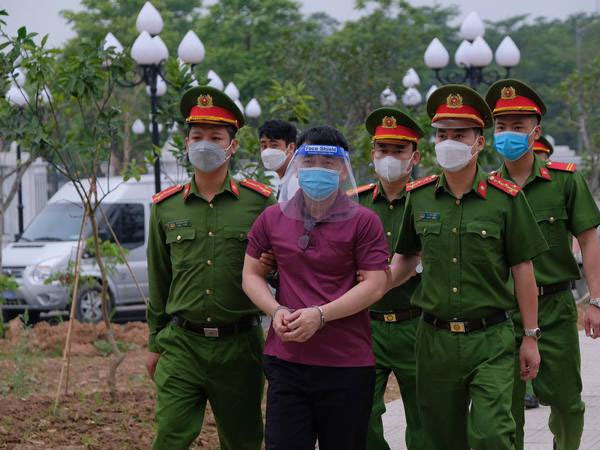 Đề nghị di lý nguyên thứ trưởng Cao Minh Quang