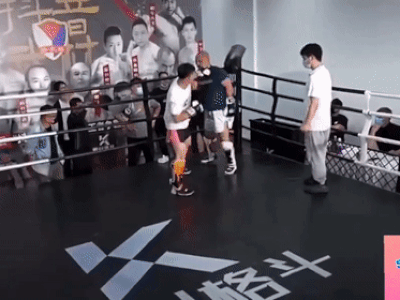 Bại tướng của Từ Hiểu Đông lại thua 'bẽ mặt' ngay khi tái xuất