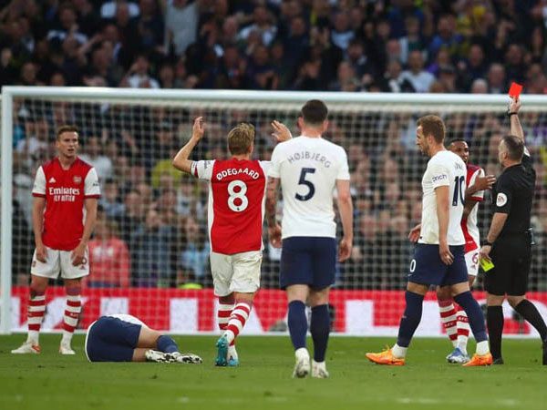 Tottenham hủy diệt Arsenal, cuộc đua Top 4 tăng độ nóng