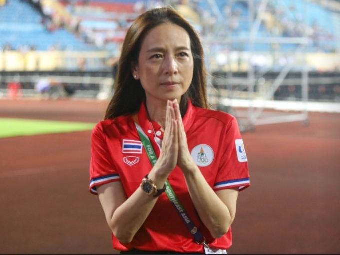 Nữ trưởng đoàn Madam Pang ủng hộ người nghèo tỉnh Nam Định