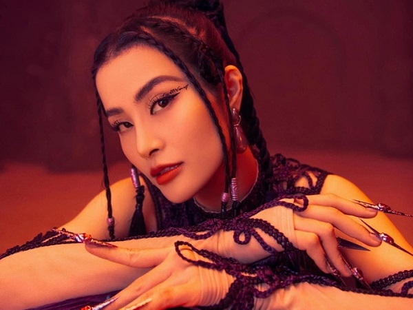 Fandom từng tố ekip Đông Nhi bất ngờ quay xe: 'Chúng em muốn bảo vệ chị'