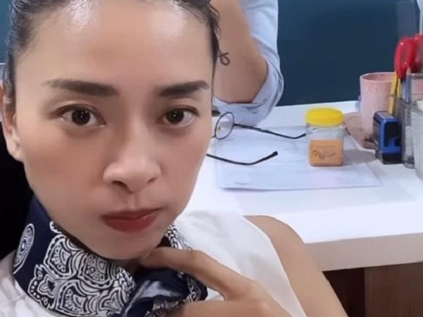 Huy Trần hộ tống 'nóc nhà' dự sự kiện sau lễ cưới, hành động nhỏ của nam CEO khiến fan khen ngợi hết lời