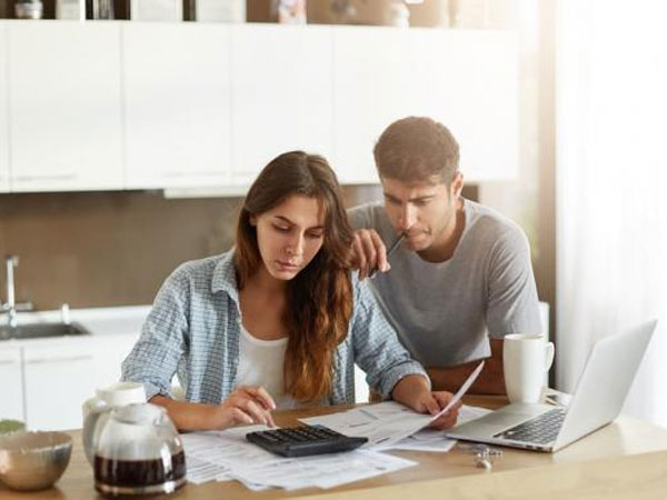 3 mẹo thảo luận về tiền bạc với nửa kia trước khi kết hôn