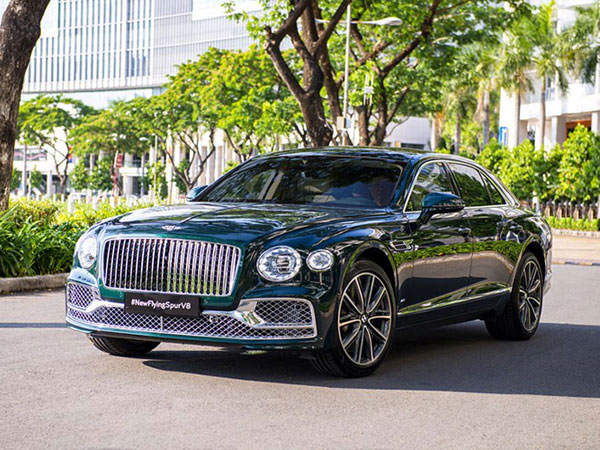 Cận cảnh Bentley Flying Spur V8 chính hãng, không dưới 20 tỷ đồng