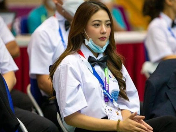 Ngắm sắc đẹp của 'vị quan chức cuốn hút nhất SEA Games 31'