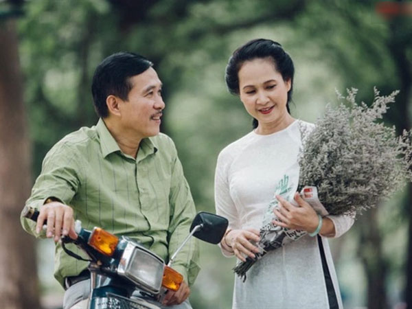 'Mẹ chồng' Lan Hương và cuộc sống tình yêu viên mãn trọn đời