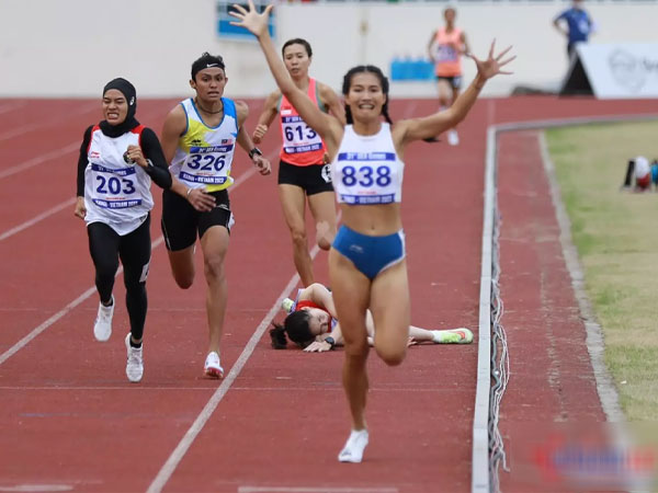 Đối thủ chơi xấu, nhà vô địch SEA Games nhập viện