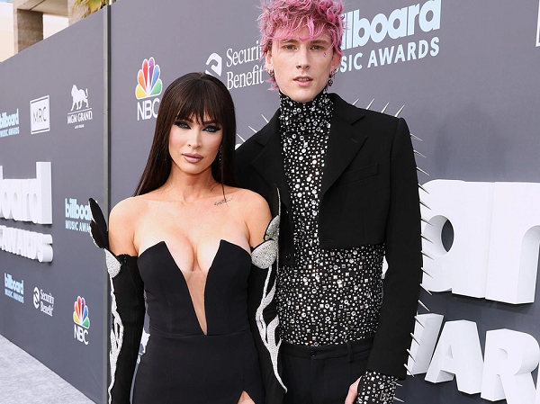 Megan Fox cùng dàn sao đua nhau khoe vòng 1, hở bạo tại Billboard Music Awards 2022