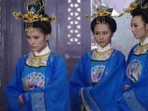 Trong lịch sử, nữ thái giám thực sự tồn tại, và quá trình thanh lọc của họ tàn nhẫn hơn so với nam thái giám rất nhiều