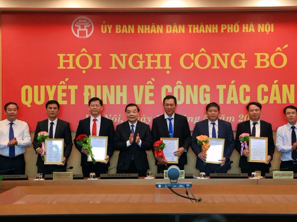 Chủ tịch Hà Nội công bố nhân sự 2 'siêu ban' quản lý dự án